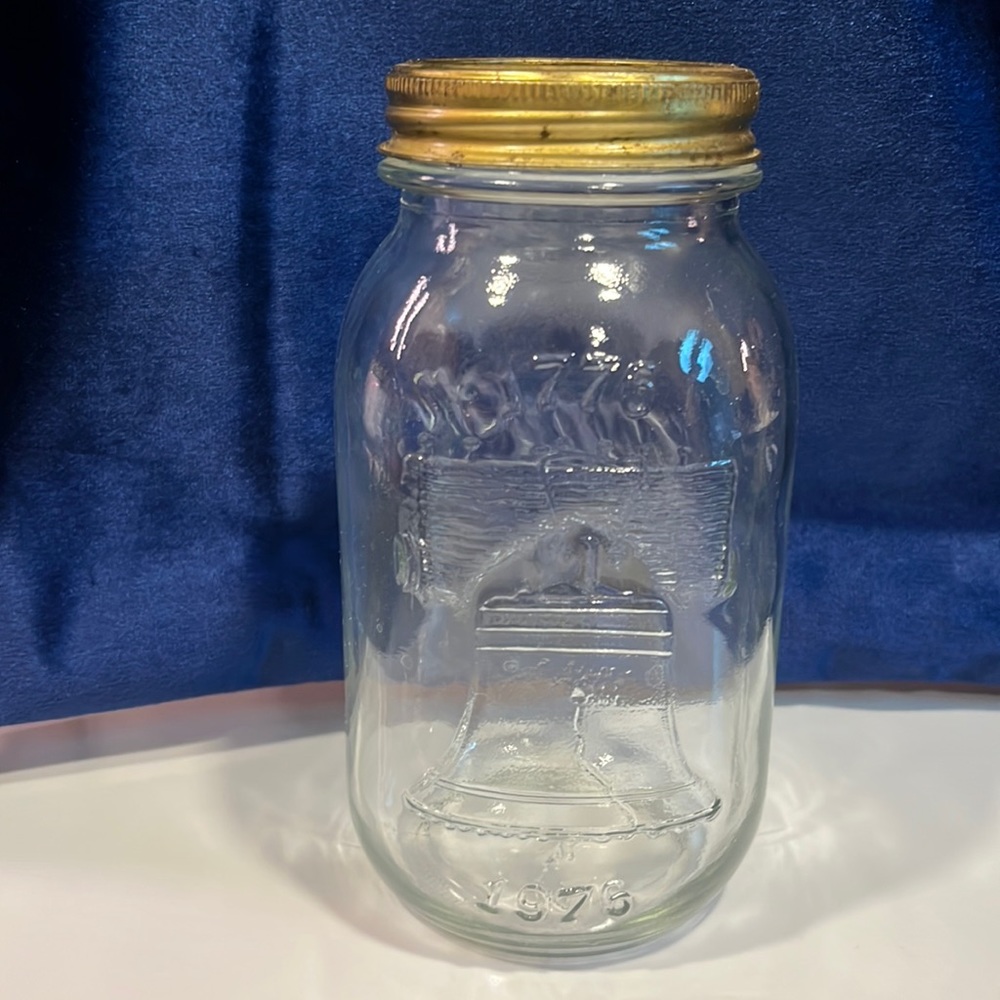 Bicentennial Liberty Bell 1776-1976 Mason Jar with Lid for Canning food storage